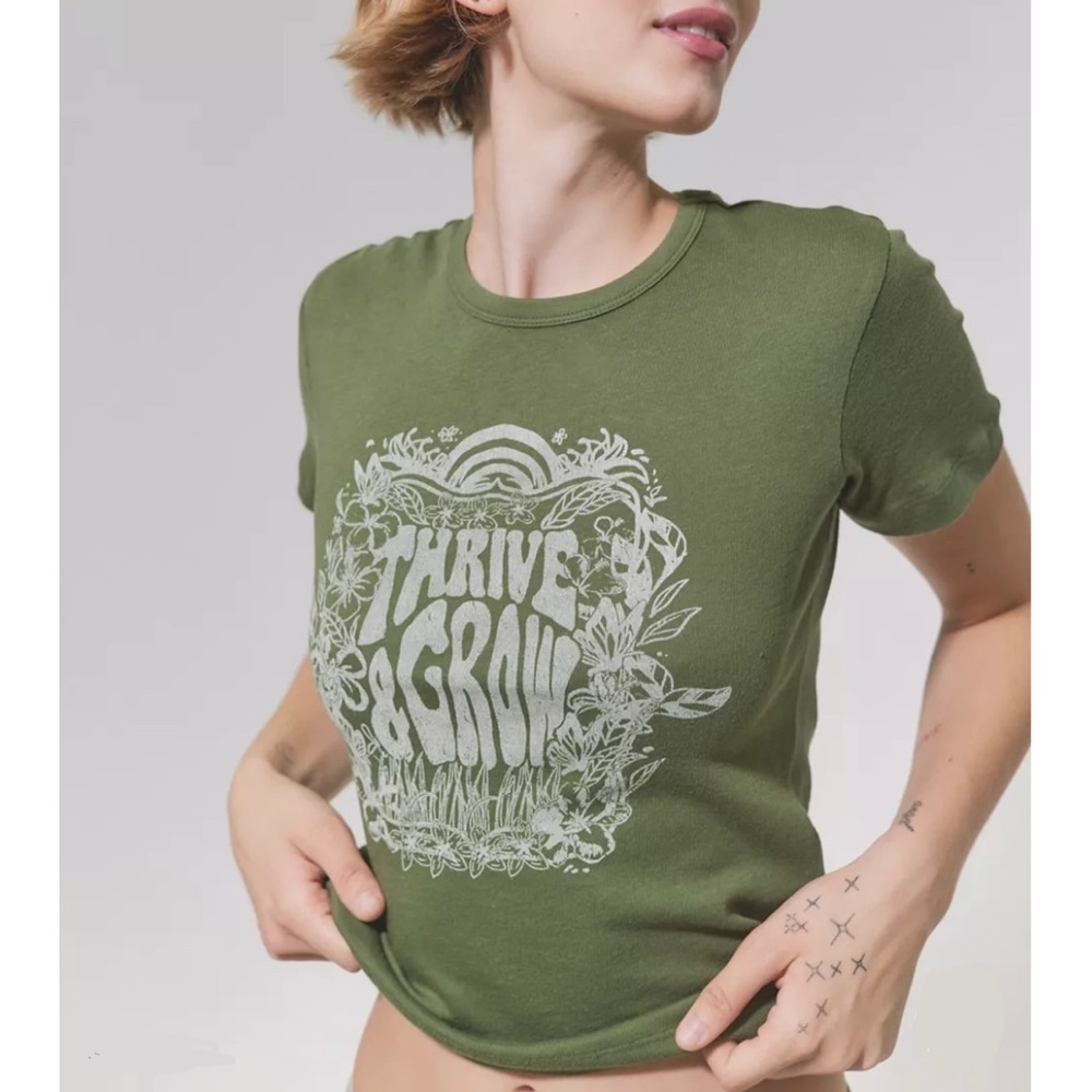 Urban Outfitters Thrive Baby Tee in Khaki Green size small